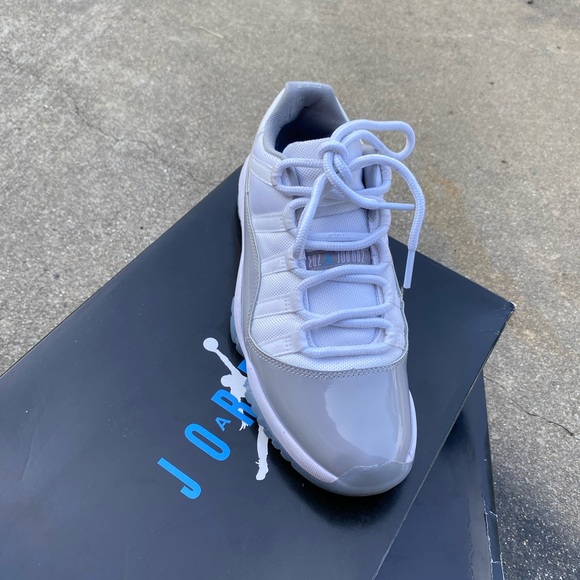 They wear twice in good condition still with box - Picture 1 of 5